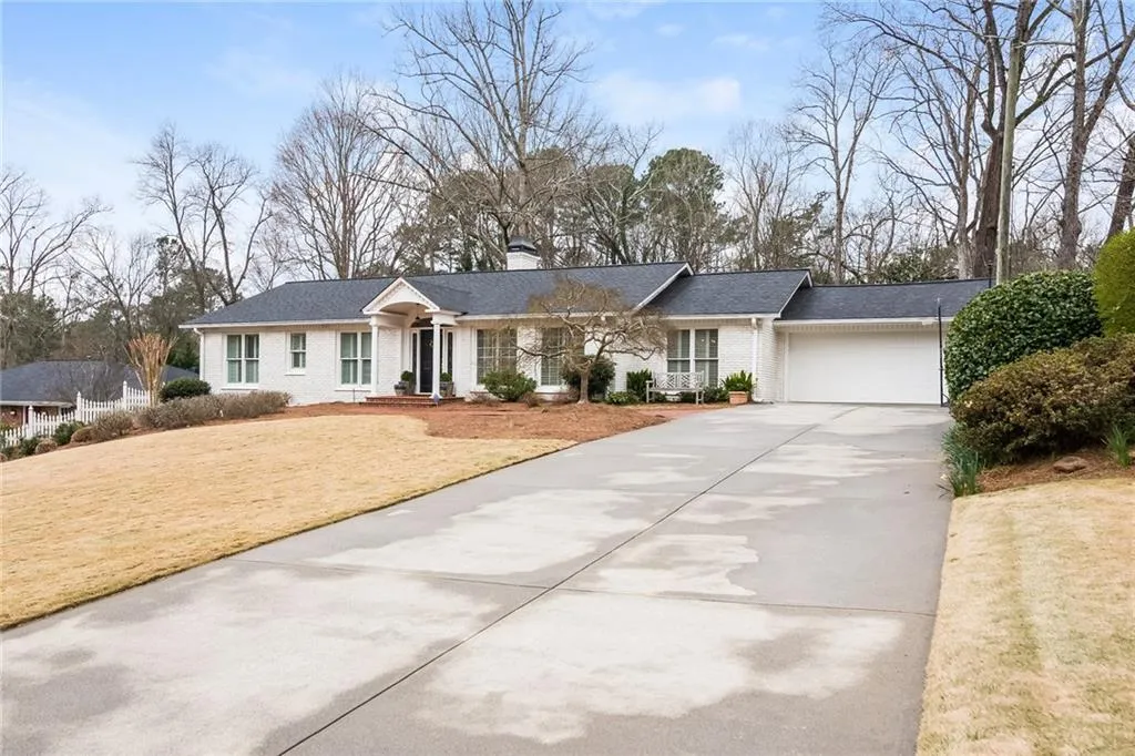 191 Pine Lake Drive, Atlanta, Georgia 30327, 4 Bedrooms Bedrooms, ,3 BathroomsBathrooms,Residential,Sold,191 Pine Lake Drive,6535247