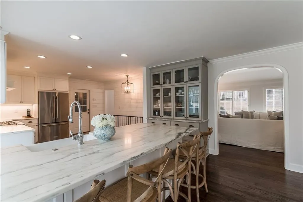 191 Pine Lake Drive, Atlanta, Georgia 30327, 4 Bedrooms Bedrooms, ,3 BathroomsBathrooms,Residential,Sold,191 Pine Lake Drive,6535247