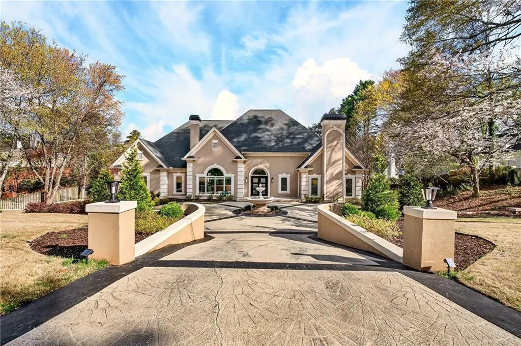 4979 Long Island Drive Nw, Atlanta, Georgia 30327, 4 Bedrooms Bedrooms, ,4 BathroomsBathrooms,Residential,For Sale,4979 Long Island Drive Nw,7731789