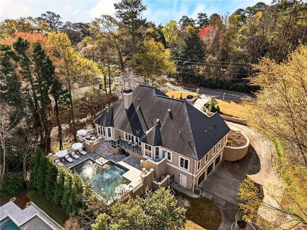 4979 Long Island Drive Nw, Atlanta, Georgia 30327, 4 Bedrooms Bedrooms, ,4 BathroomsBathrooms,Residential,For Sale,4979 Long Island Drive Nw,7731789