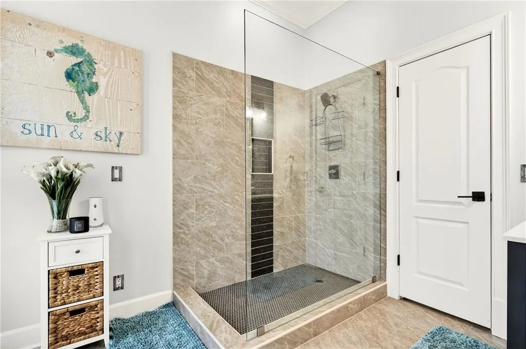 4979 Long Island Drive Nw, Atlanta, Georgia 30327, 4 Bedrooms Bedrooms, ,4 BathroomsBathrooms,Residential,For Sale,4979 Long Island Drive Nw,7731789