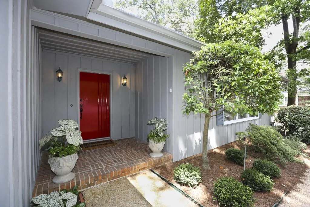547 Collier Road, Atlanta, Georgia 30318, 2 Bedrooms Bedrooms, ,2 BathroomsBathrooms,Residential,Sold,547 Collier Road,5899493
