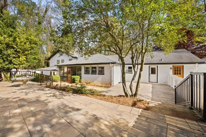 5700 Eden Roc Lane, Sandy Springs, Georgia 30342, 5 Bedrooms Bedrooms, ,5 BathroomsBathrooms,Residential,Sold,5700 Eden Roc Lane,7157797