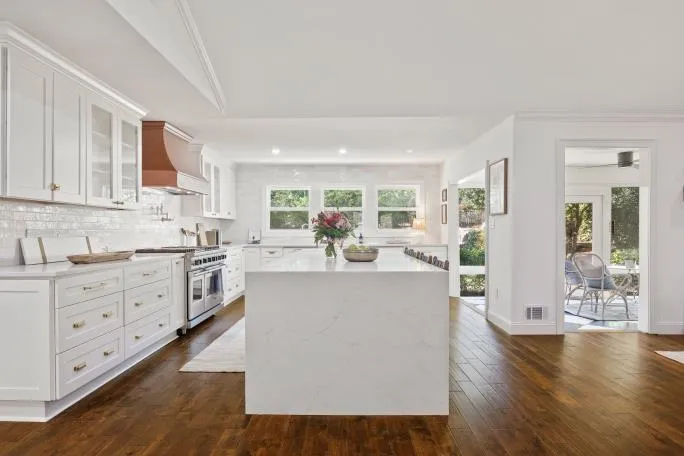 5700 Eden Roc Lane, Sandy Springs, Georgia 30342, 5 Bedrooms Bedrooms, ,5 BathroomsBathrooms,Residential,Sold,5700 Eden Roc Lane,7157797