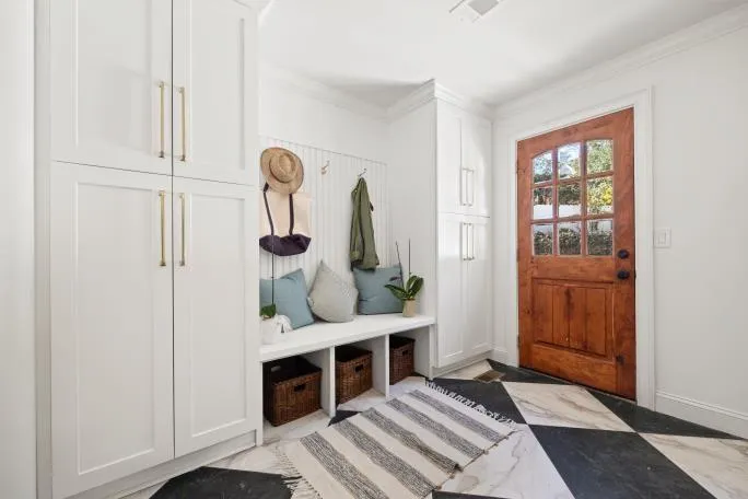 5700 Eden Roc Lane, Sandy Springs, Georgia 30342, 5 Bedrooms Bedrooms, ,5 BathroomsBathrooms,Residential,Sold,5700 Eden Roc Lane,7157797