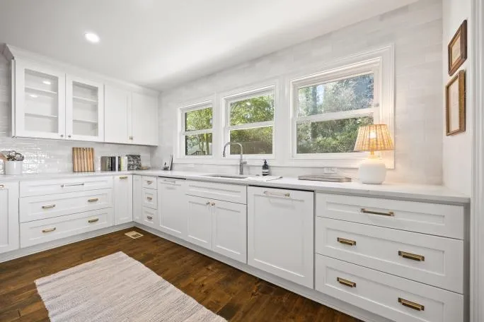 5700 Eden Roc Lane, Sandy Springs, Georgia 30342, 5 Bedrooms Bedrooms, ,5 BathroomsBathrooms,Residential,Sold,5700 Eden Roc Lane,7157797