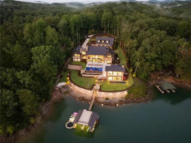 725 Rocky Point Drive, Morganton, Georgia 30560
