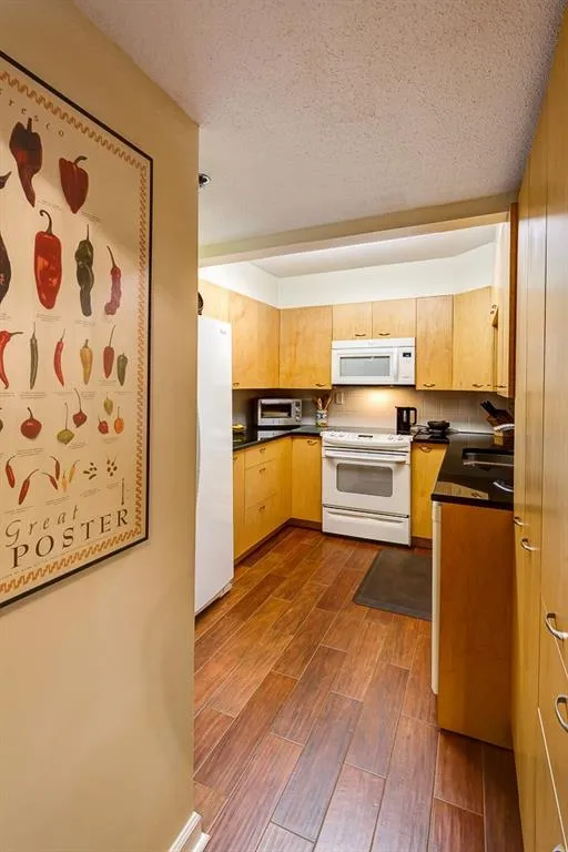 2870 Pharr Court South Nw Unit 2005, Atlanta, Georgia 30305, 2 Bedrooms Bedrooms, ,2 BathroomsBathrooms,Residential,Sold,2870 Pharr Court South Nw Unit 2005,5508266