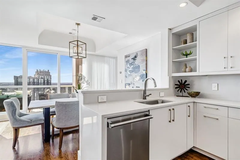 2881 Peachtree Road Ne Unit 2405, Atlanta, Georgia 30305, 2 Bedrooms Bedrooms, 0 ,3 BathroomsBathrooms,Residential,For Sale,2881 Peachtree Road Ne Unit 2405,7744777
