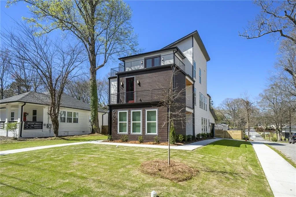 662 S Grand Avenue Nw, Atlanta, Georgia 30318, 4 Bedrooms Bedrooms, ,3 BathroomsBathrooms,Residential,For Sale,662 S Grand Avenue Nw,7617967