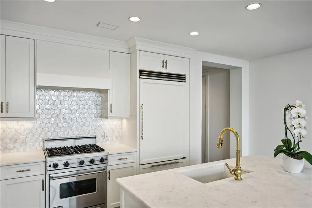 3630 Peachtree Road Ne Unit 3106, Atlanta, Georgia 30326, 1 Bedroom Bedrooms, ,1 BathroomBathrooms,Residential,For Sale,3630 Peachtree Road Ne Unit 3106,7485251
