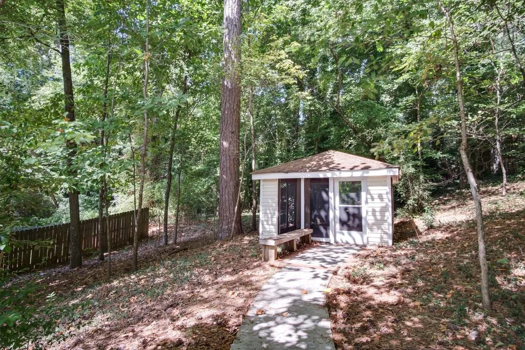 250 Woodrill Way, Sandy Springs, Georgia 30350, 5 Bedrooms Bedrooms, ,3 BathroomsBathrooms,Residential,Sold,250 Woodrill Way,6621175