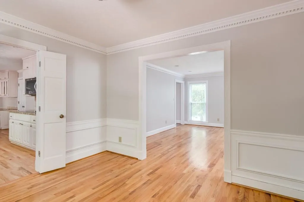 250 Woodrill Way, Sandy Springs, Georgia 30350, 5 Bedrooms Bedrooms, ,3 BathroomsBathrooms,Residential,Sold,250 Woodrill Way,6621175