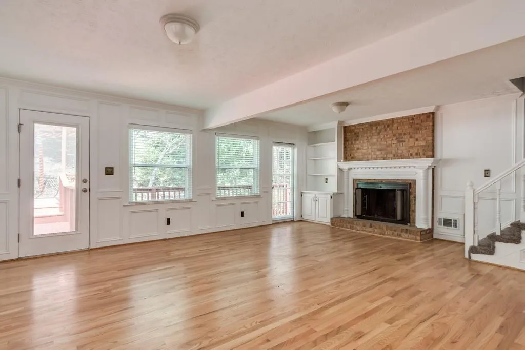 250 Woodrill Way, Sandy Springs, Georgia 30350, 5 Bedrooms Bedrooms, ,3 BathroomsBathrooms,Residential,Sold,250 Woodrill Way,6621175