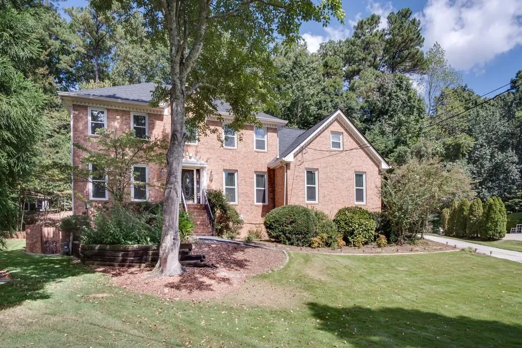 250 Woodrill Way, Sandy Springs, Georgia 30350, 5 Bedrooms Bedrooms, ,3 BathroomsBathrooms,Residential,Sold,250 Woodrill Way,6621175