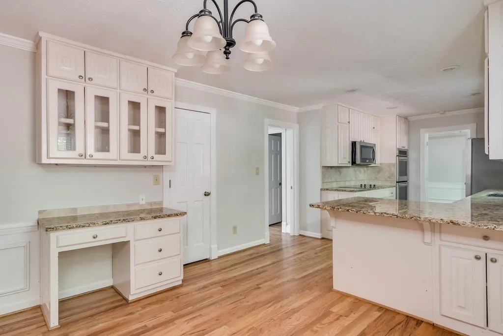 250 Woodrill Way, Sandy Springs, Georgia 30350, 5 Bedrooms Bedrooms, ,3 BathroomsBathrooms,Residential,Sold,250 Woodrill Way,6621175