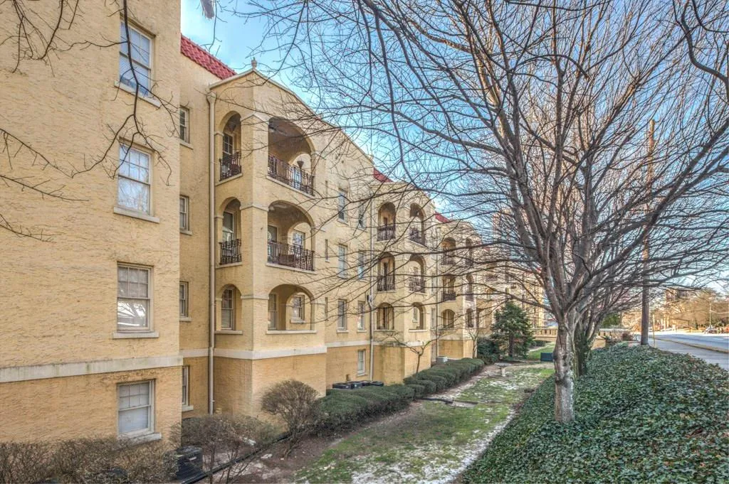 2855 Peachtree Road Ne Unit 122, Atlanta, Georgia 30305, 2 Bedrooms Bedrooms, ,2 BathroomsBathrooms,Residential,Sold,2855 Peachtree Road Ne Unit 122,5646383 2855 Peachtree Road Ne Unit 122, Atlanta, Georgia 30305, 2 Bedrooms Bedrooms, ,2 BathroomsBathrooms,Residential,Sold,2855 Peachtree Road Ne Unit 122,5646383