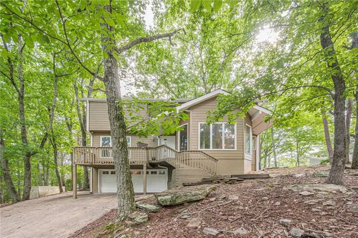 834 Lake Arrowhead Drive, Waleska, Georgia 30183