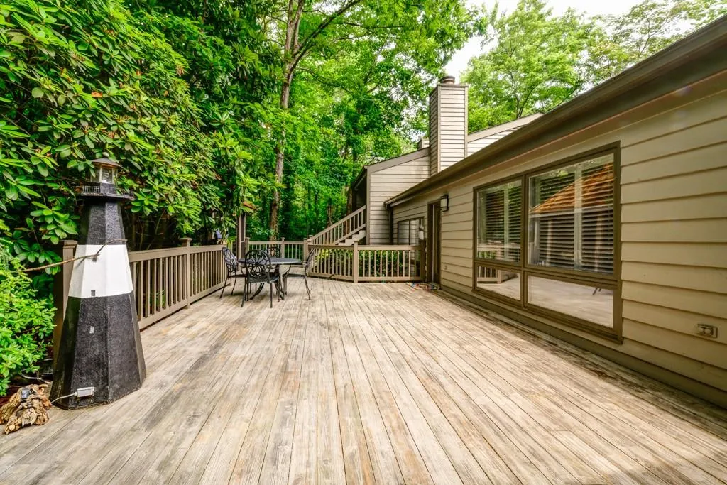 5470 E Idlewood Lane, Sandy Springs, Georgia 30327, 5 Bedrooms Bedrooms, ,5 BathroomsBathrooms,Residential,Sold,5470 E Idlewood Lane,5859849