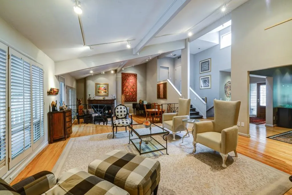 5470 E Idlewood Lane, Sandy Springs, Georgia 30327, 5 Bedrooms Bedrooms, ,5 BathroomsBathrooms,Residential,Sold,5470 E Idlewood Lane,5859849