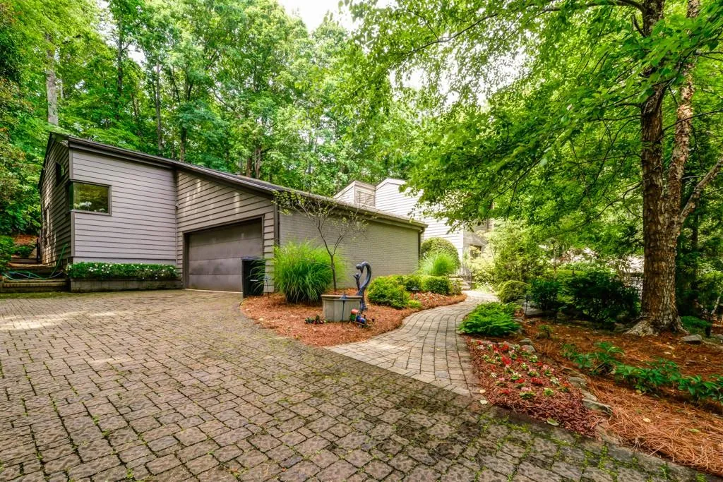 5470 E Idlewood Lane, Sandy Springs, Georgia 30327, 5 Bedrooms Bedrooms, ,5 BathroomsBathrooms,Residential,Sold,5470 E Idlewood Lane,5859849