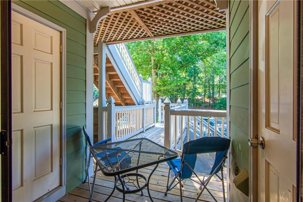 703 Hollyfax Circle, Sandy Springs, Georgia 30328, 1 Bedroom Bedrooms, ,1 BathroomBathrooms,Residential,Sold,703 Hollyfax Circle,6612703