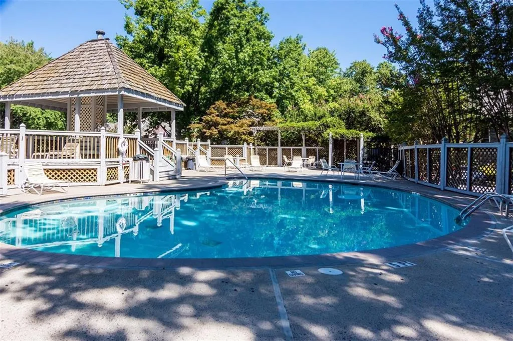 703 Hollyfax Circle, Sandy Springs, Georgia 30328, 1 Bedroom Bedrooms, ,1 BathroomBathrooms,Residential,Sold,703 Hollyfax Circle,6612703