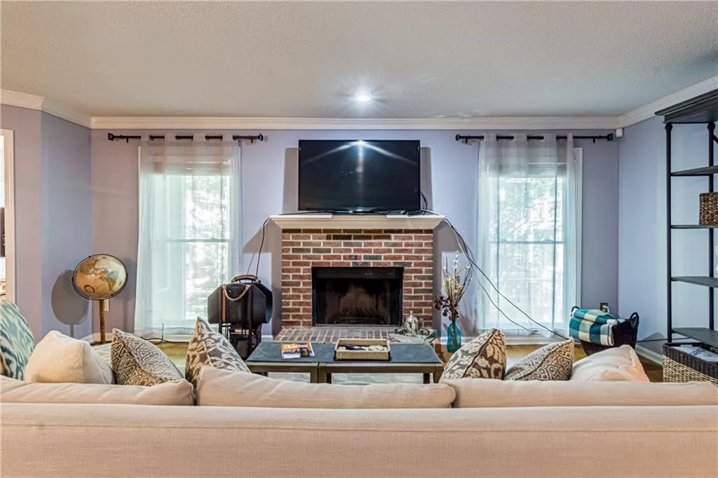 703 Hollyfax Circle, Sandy Springs, Georgia 30328, 1 Bedroom Bedrooms, ,1 BathroomBathrooms,Residential,Sold,703 Hollyfax Circle,6612703