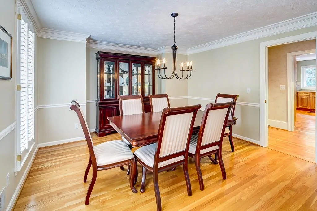 6835 Hunters Trace Circle, Sandy Springs, Georgia 30328, 5 Bedrooms Bedrooms, ,2 BathroomsBathrooms,Residential,Sold,6835 Hunters Trace Circle,5613475