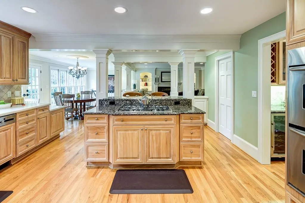 6835 Hunters Trace Circle, Sandy Springs, Georgia 30328, 5 Bedrooms Bedrooms, ,2 BathroomsBathrooms,Residential,Sold,6835 Hunters Trace Circle,5613475