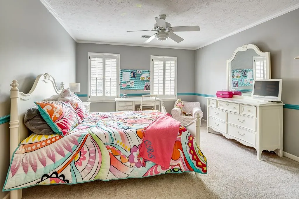 6835 Hunters Trace Circle, Sandy Springs, Georgia 30328, 5 Bedrooms Bedrooms, ,2 BathroomsBathrooms,Residential,Sold,6835 Hunters Trace Circle,5613475