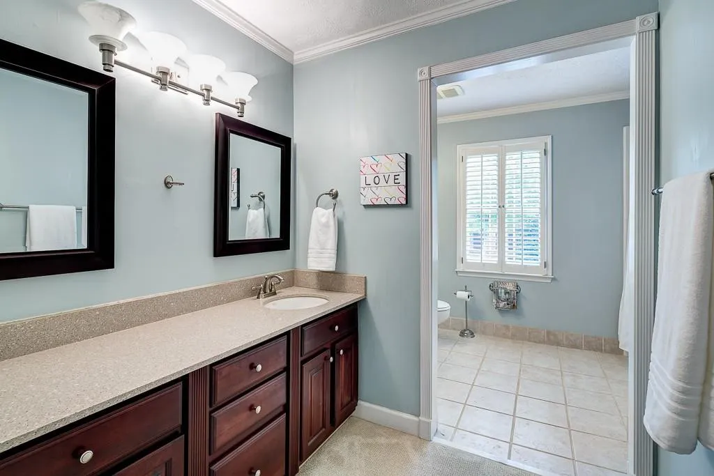 6835 Hunters Trace Circle, Sandy Springs, Georgia 30328, 5 Bedrooms Bedrooms, ,2 BathroomsBathrooms,Residential,Sold,6835 Hunters Trace Circle,5613475