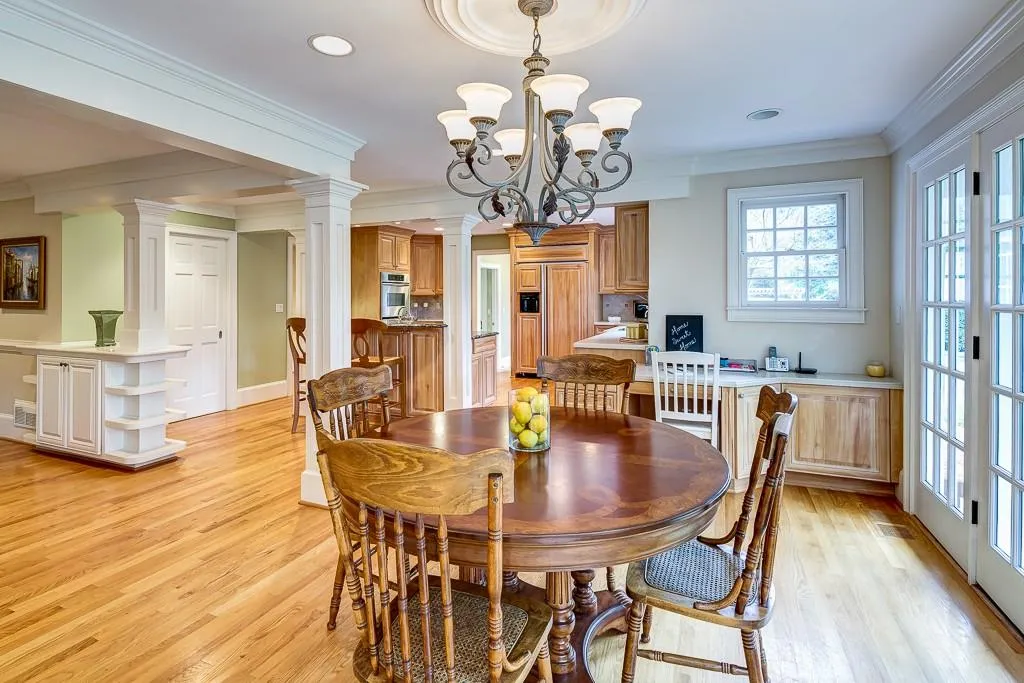 6835 Hunters Trace Circle, Sandy Springs, Georgia 30328, 5 Bedrooms Bedrooms, ,2 BathroomsBathrooms,Residential,Sold,6835 Hunters Trace Circle,5613475