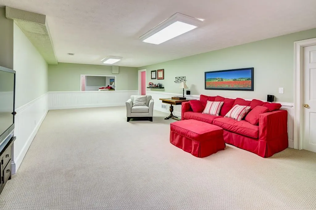 6835 Hunters Trace Circle, Sandy Springs, Georgia 30328, 5 Bedrooms Bedrooms, ,2 BathroomsBathrooms,Residential,Sold,6835 Hunters Trace Circle,5613475