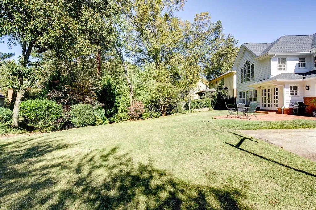 6835 Hunters Trace Circle, Sandy Springs, Georgia 30328, 5 Bedrooms Bedrooms, ,2 BathroomsBathrooms,Residential,Sold,6835 Hunters Trace Circle,5613475