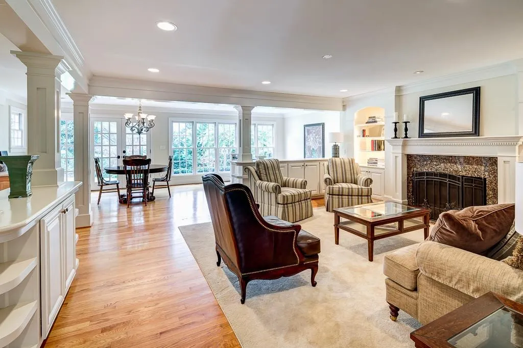 6835 Hunters Trace Circle, Sandy Springs, Georgia 30328, 5 Bedrooms Bedrooms, ,2 BathroomsBathrooms,Residential,Sold,6835 Hunters Trace Circle,5613475