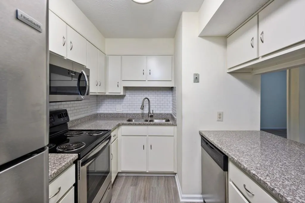 475 Mount Vernon Highway Ne Unit A201, Sandy Springs, Georgia 30328, 2 Bedrooms Bedrooms, ,2 BathroomsBathrooms,Residential,Sold,475 Mount Vernon Highway Ne Unit A201,6935398
