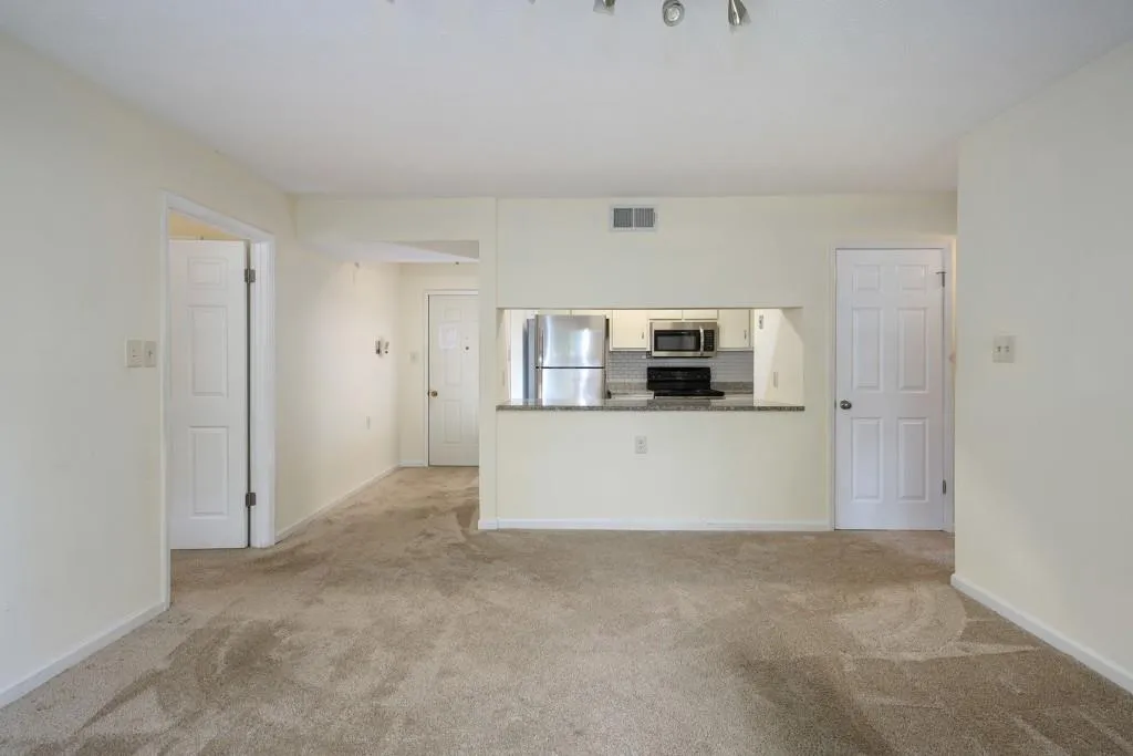 475 Mount Vernon Highway Ne Unit A201, Sandy Springs, Georgia 30328, 2 Bedrooms Bedrooms, ,2 BathroomsBathrooms,Residential,Sold,475 Mount Vernon Highway Ne Unit A201,6935398