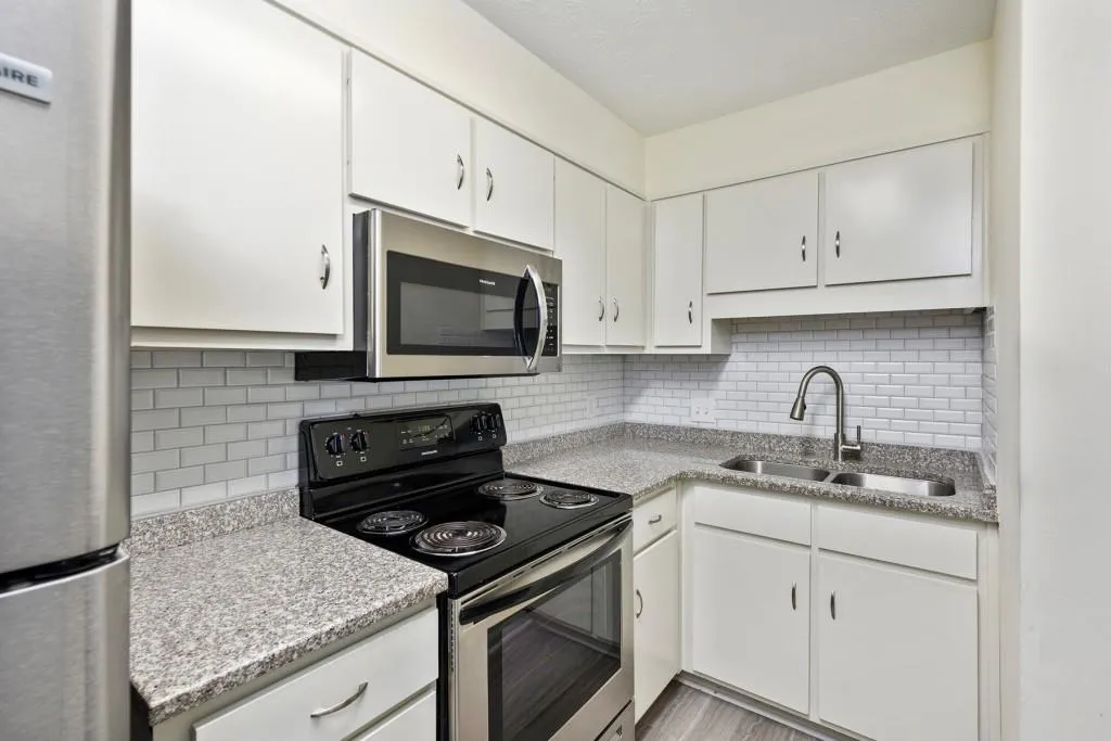 475 Mount Vernon Highway Ne Unit A201, Sandy Springs, Georgia 30328, 2 Bedrooms Bedrooms, ,2 BathroomsBathrooms,Residential,Sold,475 Mount Vernon Highway Ne Unit A201,6935398