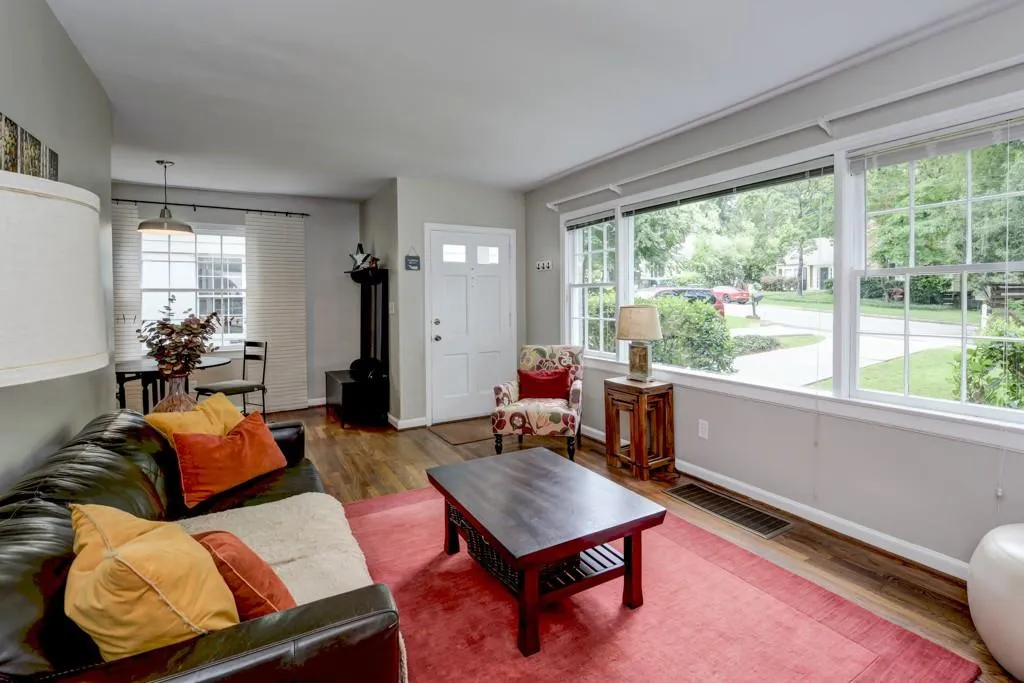 2316 Hurst Drive, Atlanta, Georgia 30305, 2 Bedrooms Bedrooms, ,2 BathroomsBathrooms,Residential,Sold,2316 Hurst Drive,5898715
