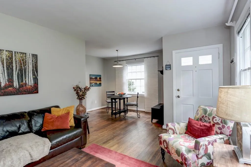 2316 Hurst Drive, Atlanta, Georgia 30305, 2 Bedrooms Bedrooms, ,2 BathroomsBathrooms,Residential,Sold,2316 Hurst Drive,5898715