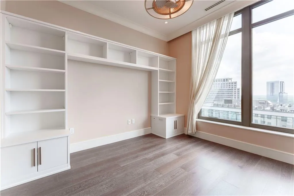 3376 Peachtree Road Ne Unit 35a, Atlanta, Georgia 30326, 3 Bedrooms Bedrooms, ,3 BathroomsBathrooms,Residential,For Sale,3376 Peachtree Road Ne Unit 35a,7582696