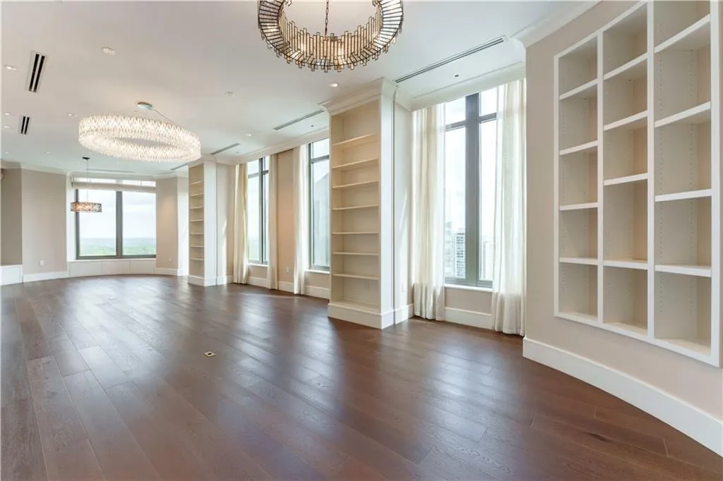 3376 Peachtree Road Ne Unit 35a, Atlanta, Georgia 30326, 3 Bedrooms Bedrooms, ,3 BathroomsBathrooms,Residential,For Sale,3376 Peachtree Road Ne Unit 35a,7582696