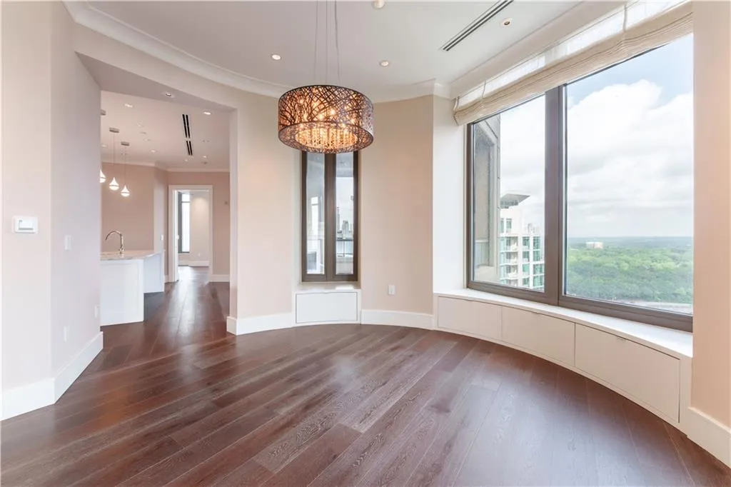 3376 Peachtree Road Ne Unit 35a, Atlanta, Georgia 30326, 3 Bedrooms Bedrooms, ,3 BathroomsBathrooms,Residential,For Sale,3376 Peachtree Road Ne Unit 35a,7582696