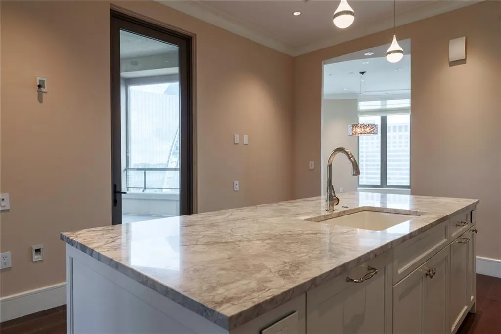 3376 Peachtree Road Ne Unit 35a, Atlanta, Georgia 30326, 3 Bedrooms Bedrooms, ,3 BathroomsBathrooms,Residential,For Sale,3376 Peachtree Road Ne Unit 35a,7582696