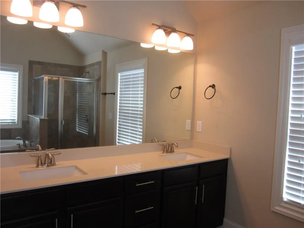 7610 Highland Bluff, Atlanta, Georgia 30328, 4 Bedrooms Bedrooms, ,2 BathroomsBathrooms,Residential,Sold,7610 Highland Bluff,5978024