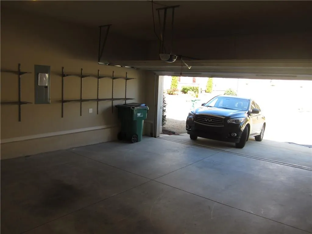 7610 Highland Bluff, Atlanta, Georgia 30328, 4 Bedrooms Bedrooms, ,2 BathroomsBathrooms,Residential,Sold,7610 Highland Bluff,5978024