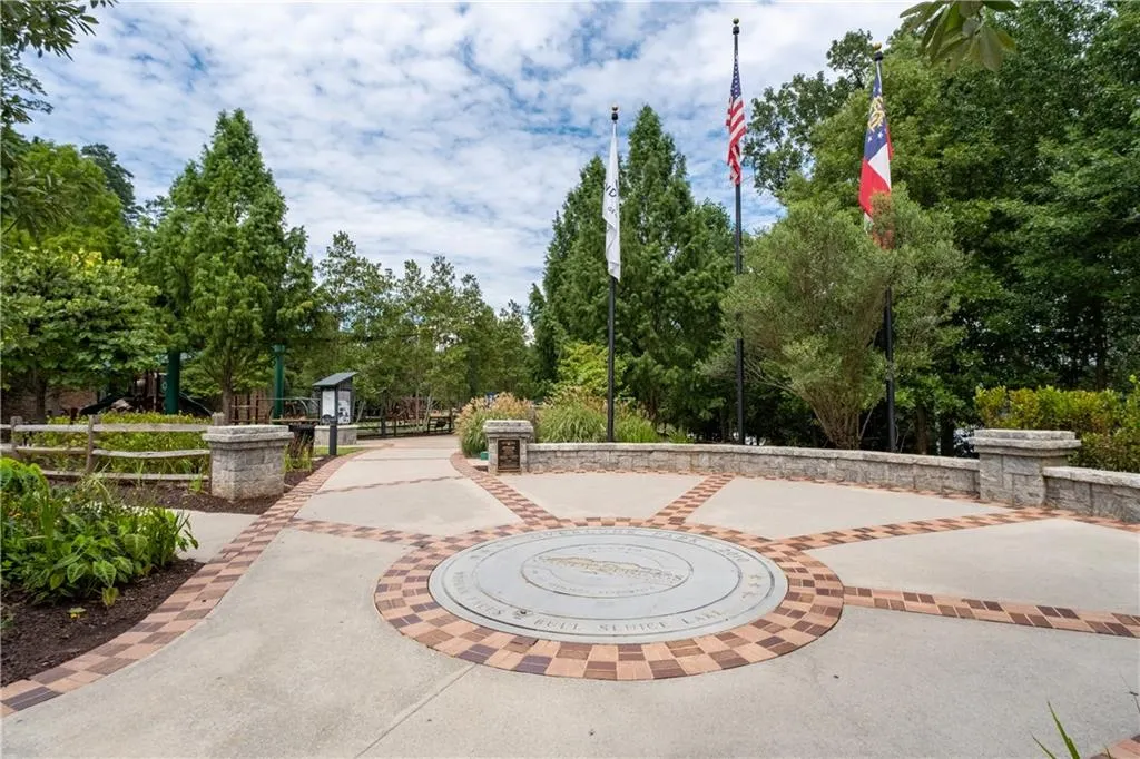 Morgans Falls Overlook Park entrance where children can play and parents can hike or enjoy sunsets