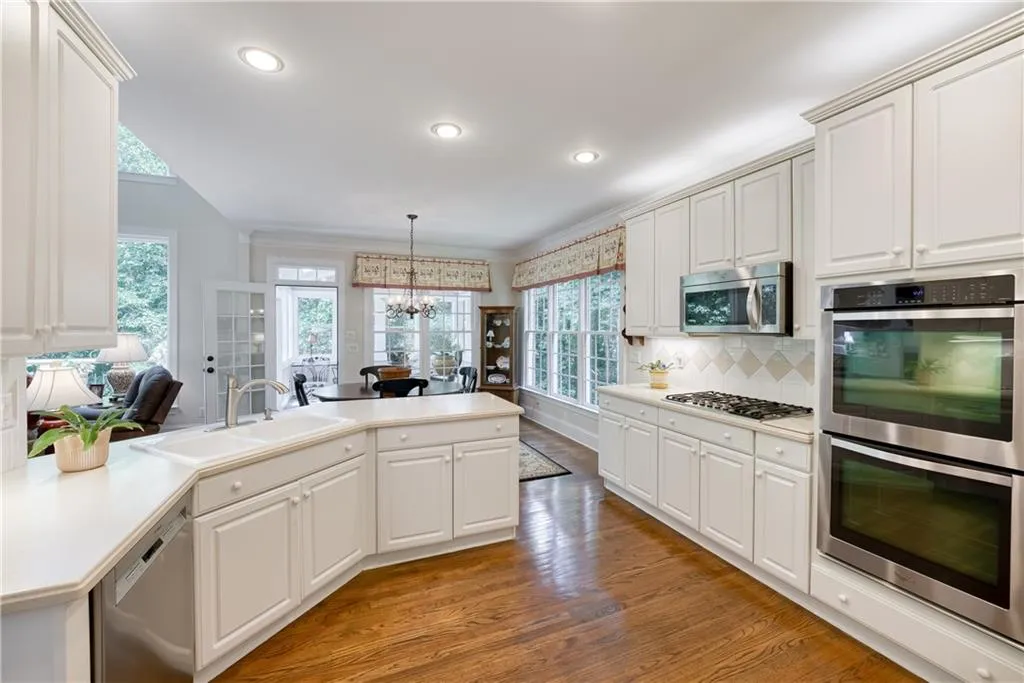 225 Westminster Place, Sandy Springs, Georgia 30350, 4 Bedrooms Bedrooms, ,3 BathroomsBathrooms,Residential,Sold,225 Westminster Place,7077702