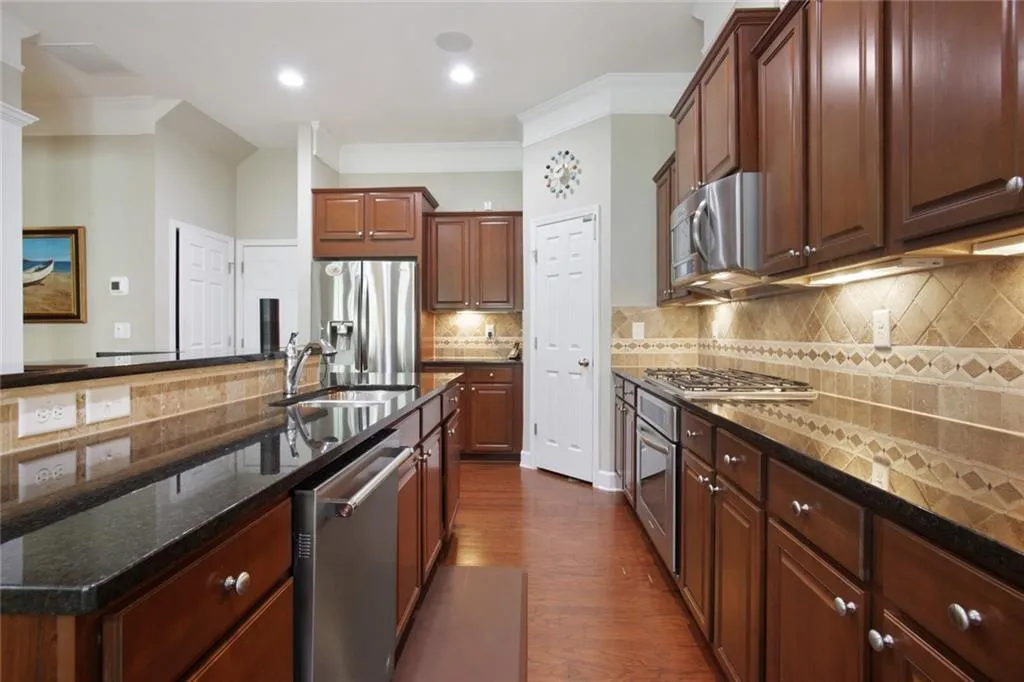 5579 High Point Road, Atlanta, Georgia 30342, 3 Bedrooms Bedrooms, ,3 BathroomsBathrooms,Residential,Sold,5579 High Point Road,6913585